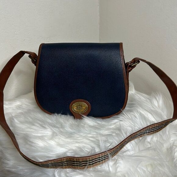 💯Authentic Burberry Shoulder Bag💯 - Picture 1 of 17